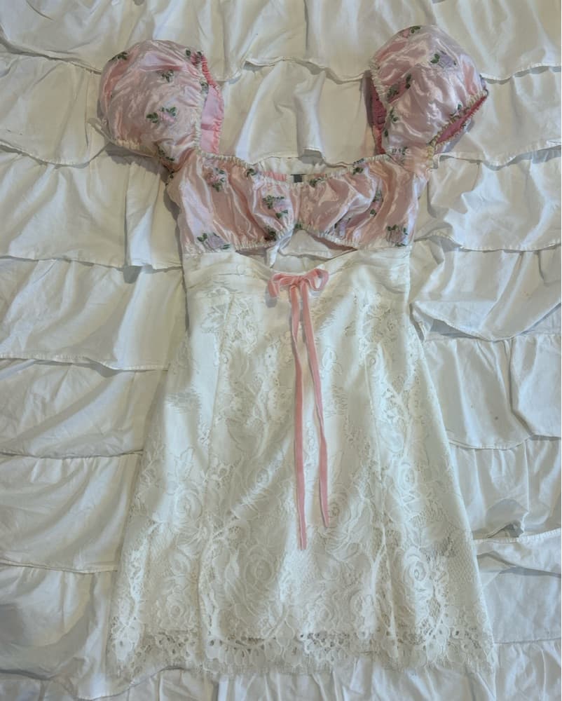 Floral Pink And White Lace Mini Dress - Image 3