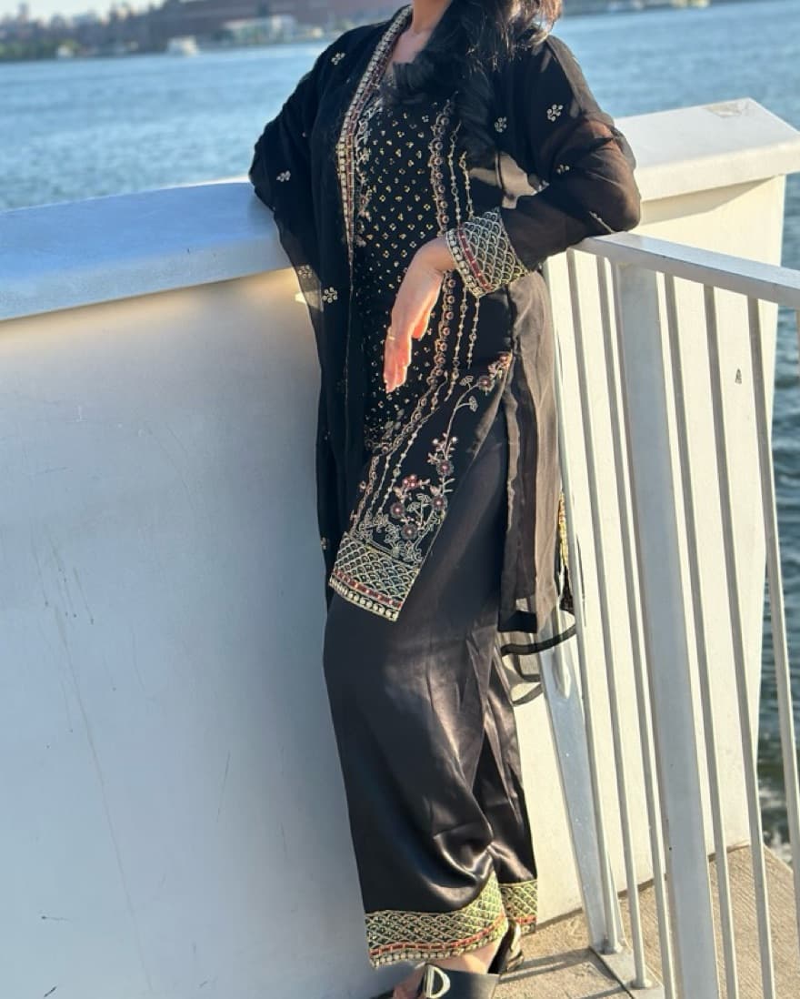 Pakistani Salwar Suit/Kamiz (black)  - Image 1