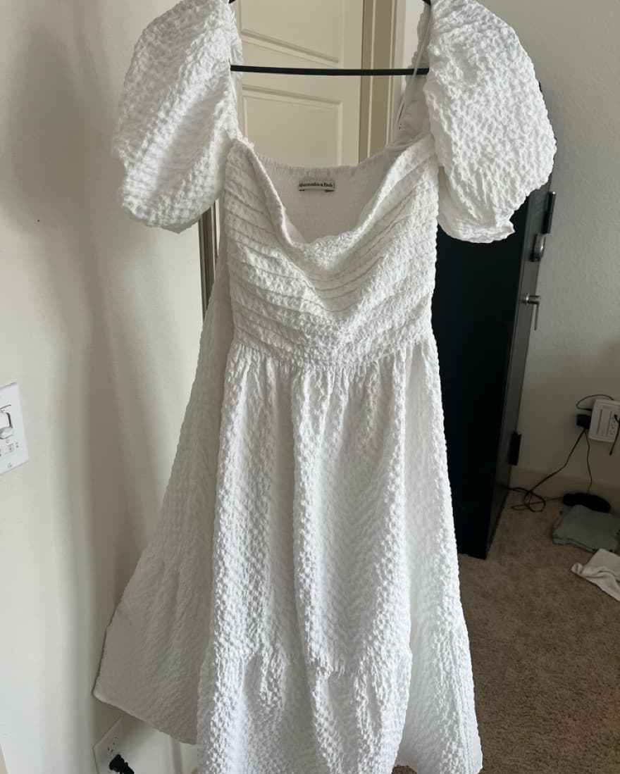 Abercrombie & Fitch White Puff Sleeve  - Image 3