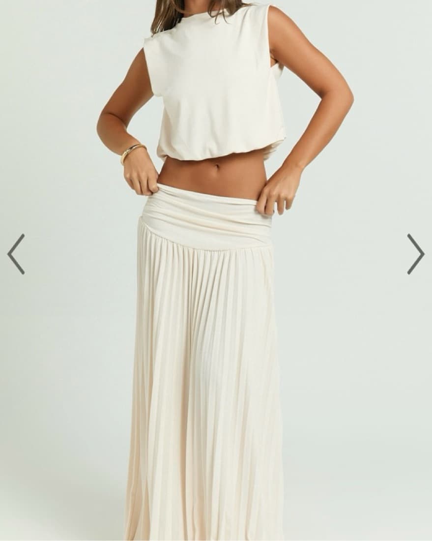Lioness Ivory Set - Image 1