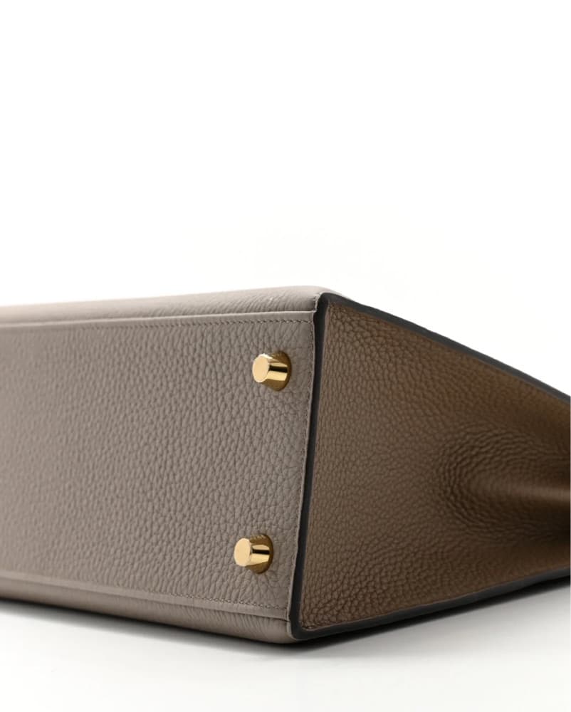 Hermès Kelly Sellier 28 in Togo Leather  - Image 2