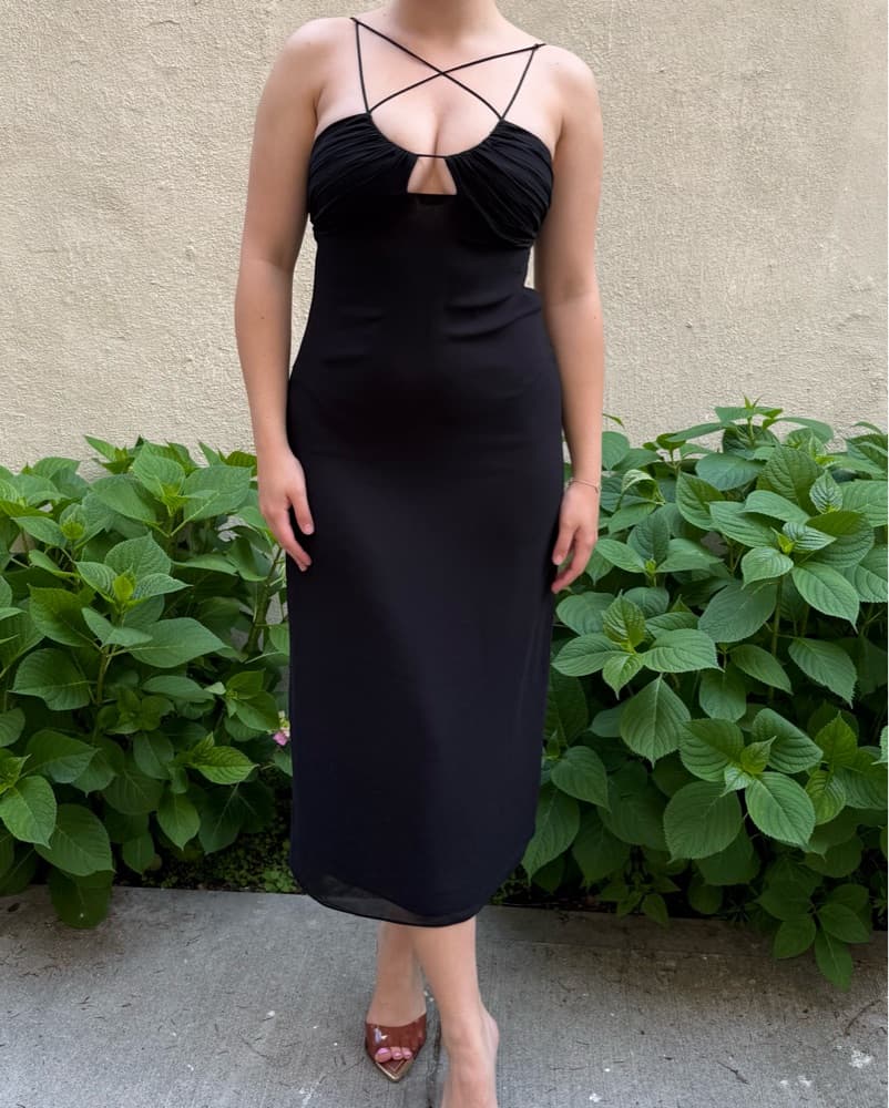 Elegant Ruched Black Midi Dress - Image 1