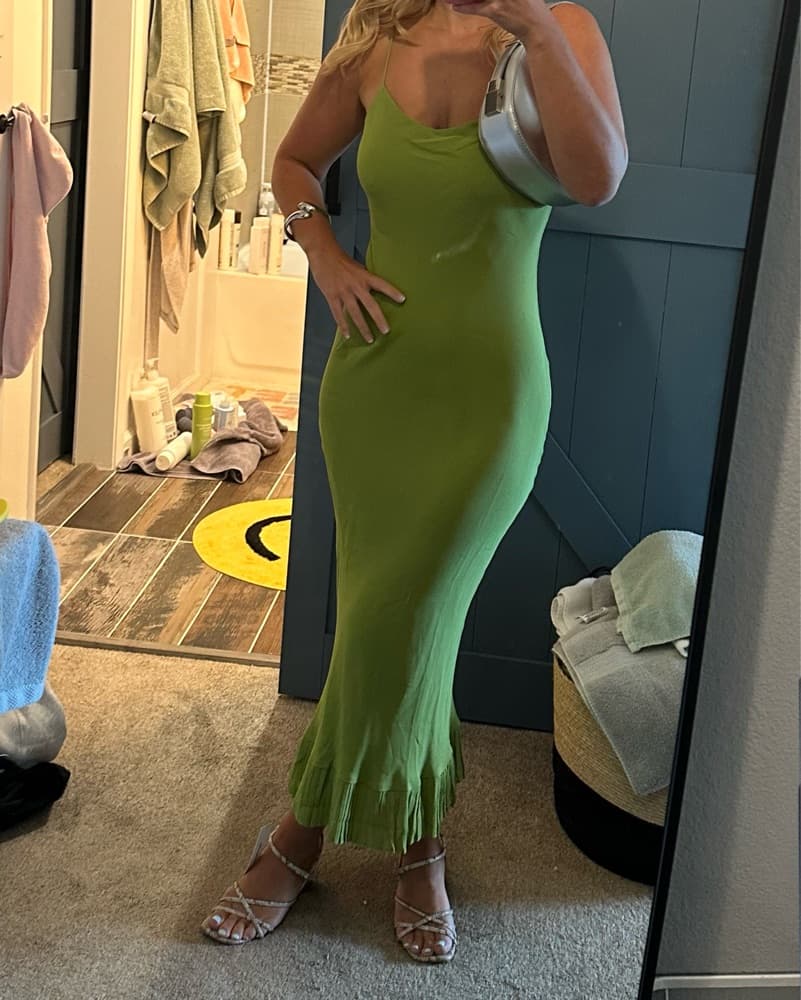 Reformation Suki Dress in Avocado - Image 5