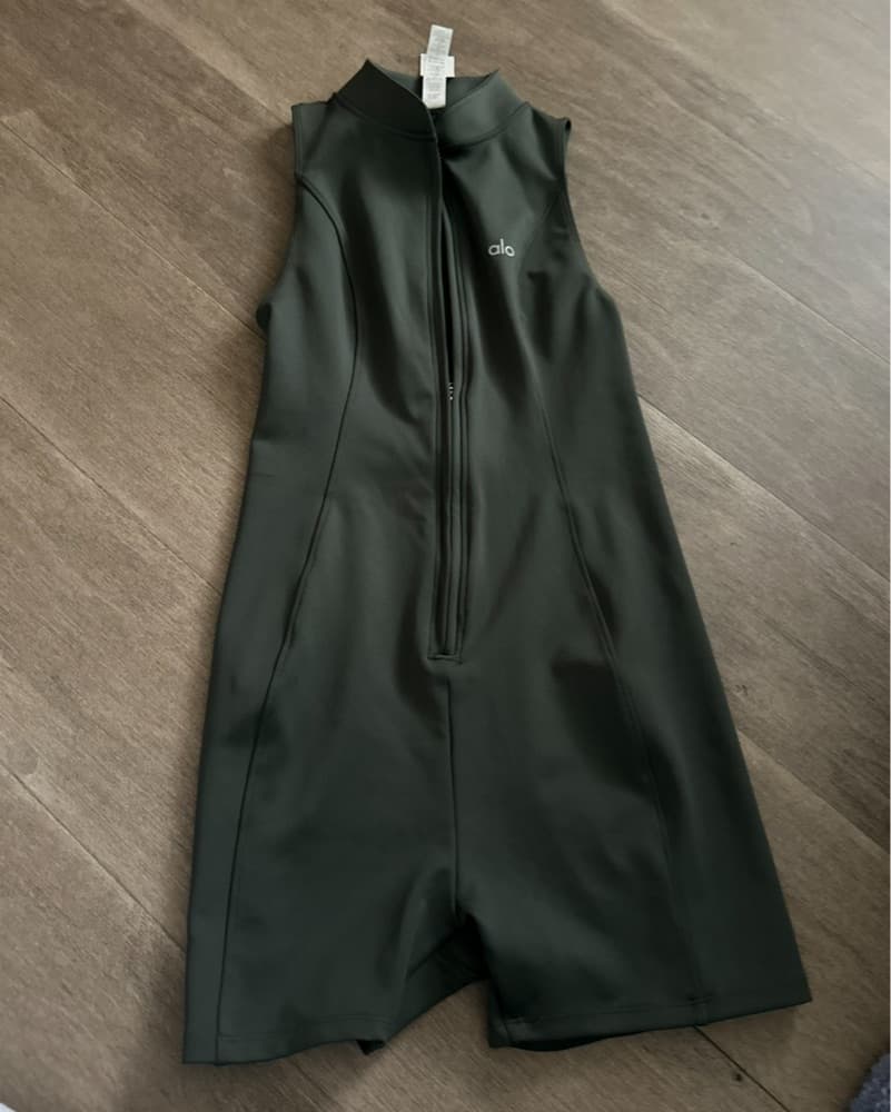Alo yoga airlift high tide onesie  - Image 2