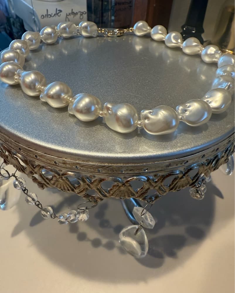 Stunning Pearl Necklace - Image 2