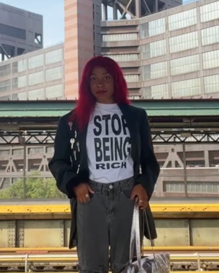 VETEMENTS STOP BEING RICH FITTED T-SHIRT - Image 3