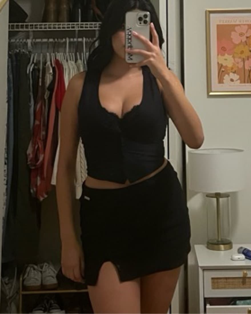 Reformation Devin Vest - Image 3