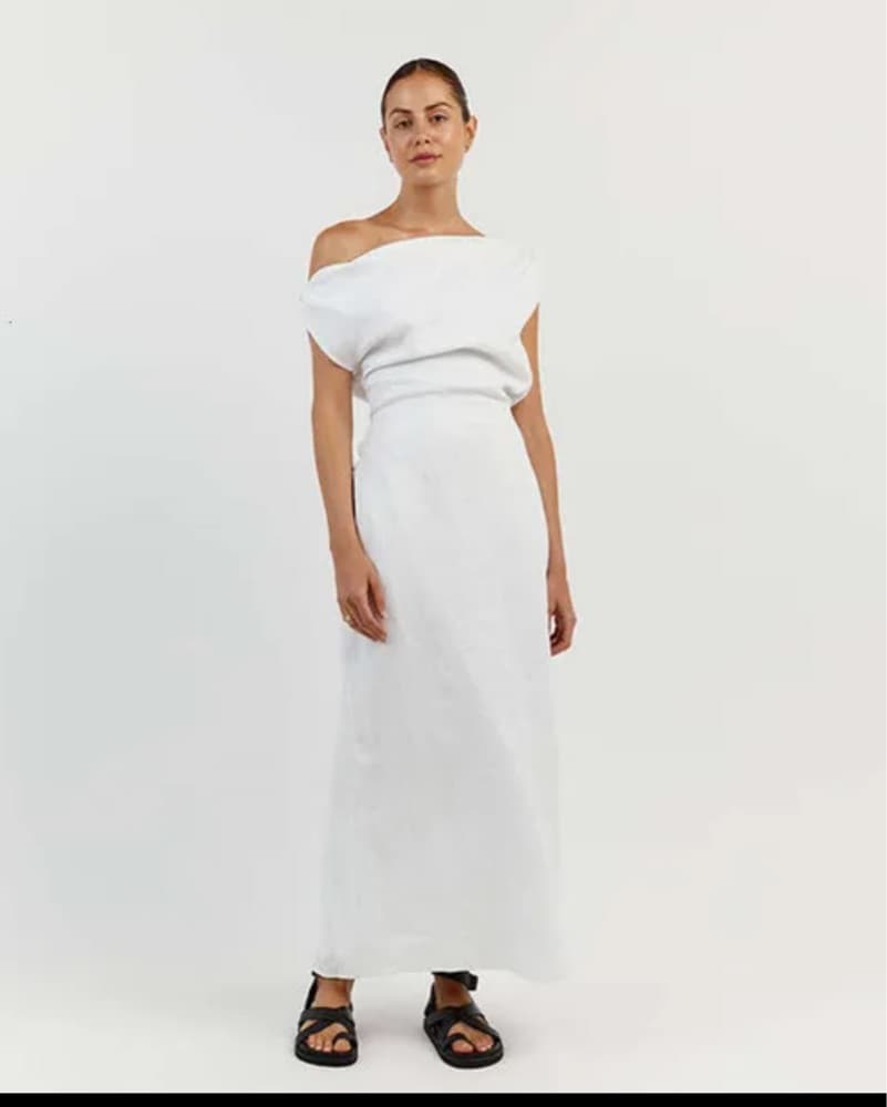 Elegant One-Shoulder White Maxi Dress - Image 3