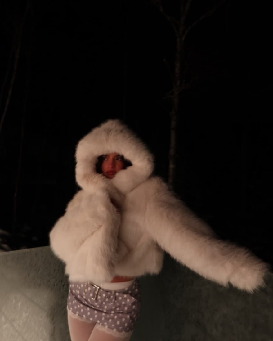 Viral hooded white fur coat!  - Image 1