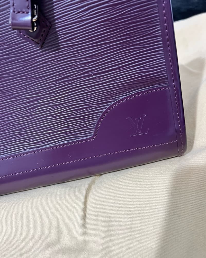 Louis Vuitton Epi Bag  - Image 4