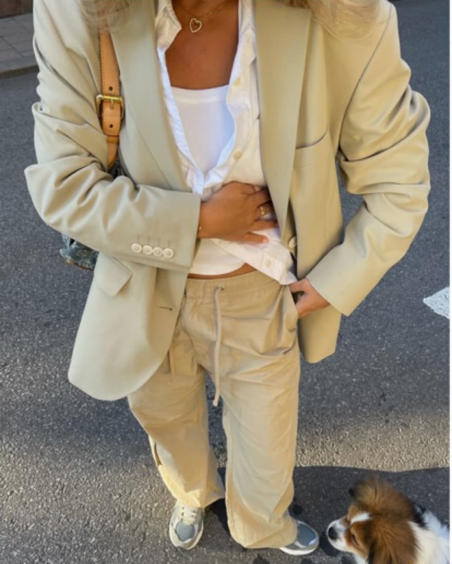 Djerf Avenue Forever Blazer Greige - Image 1