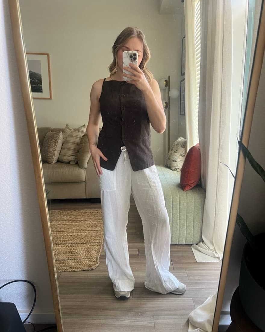 Vest Top Sleevless With Buttons In Brown - Image 1