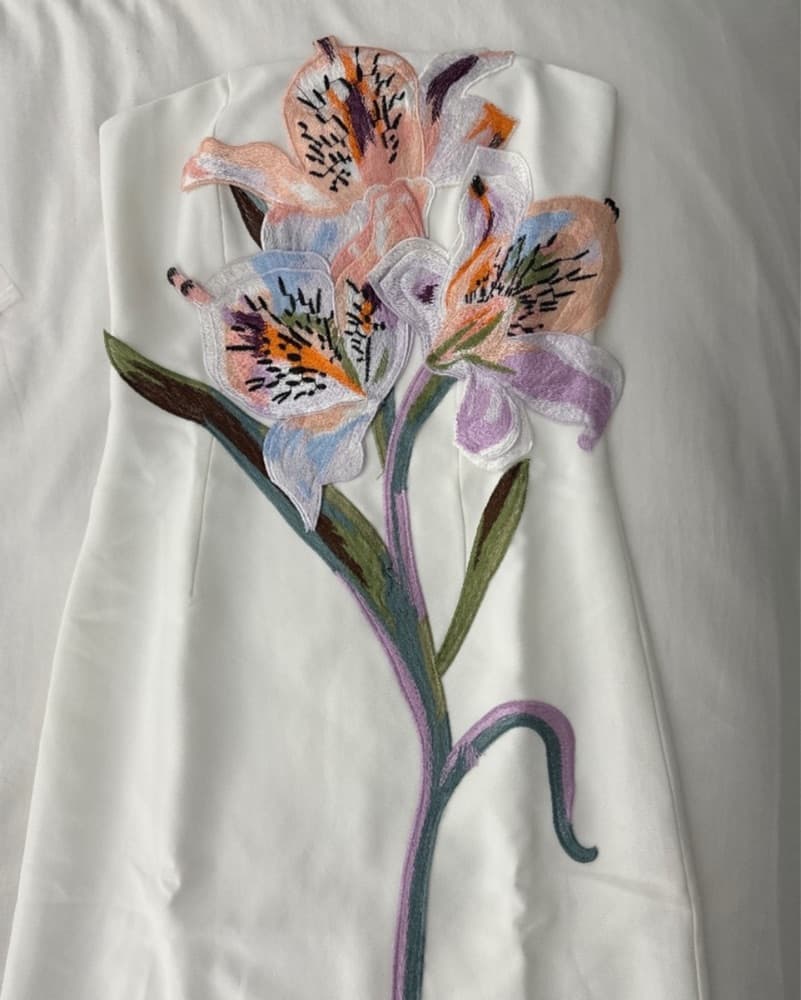Leo Lin inspired White Flower Maxi Dress XS/S - Image 2