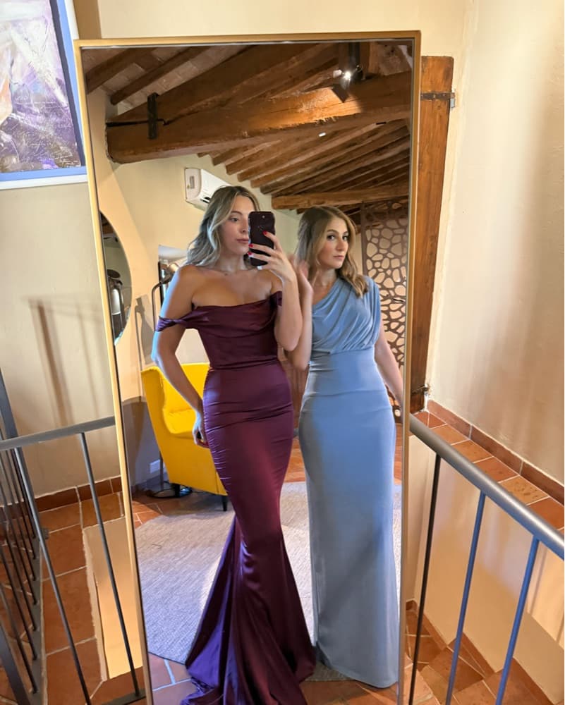 Elegant Mermaid Gown - Image 2