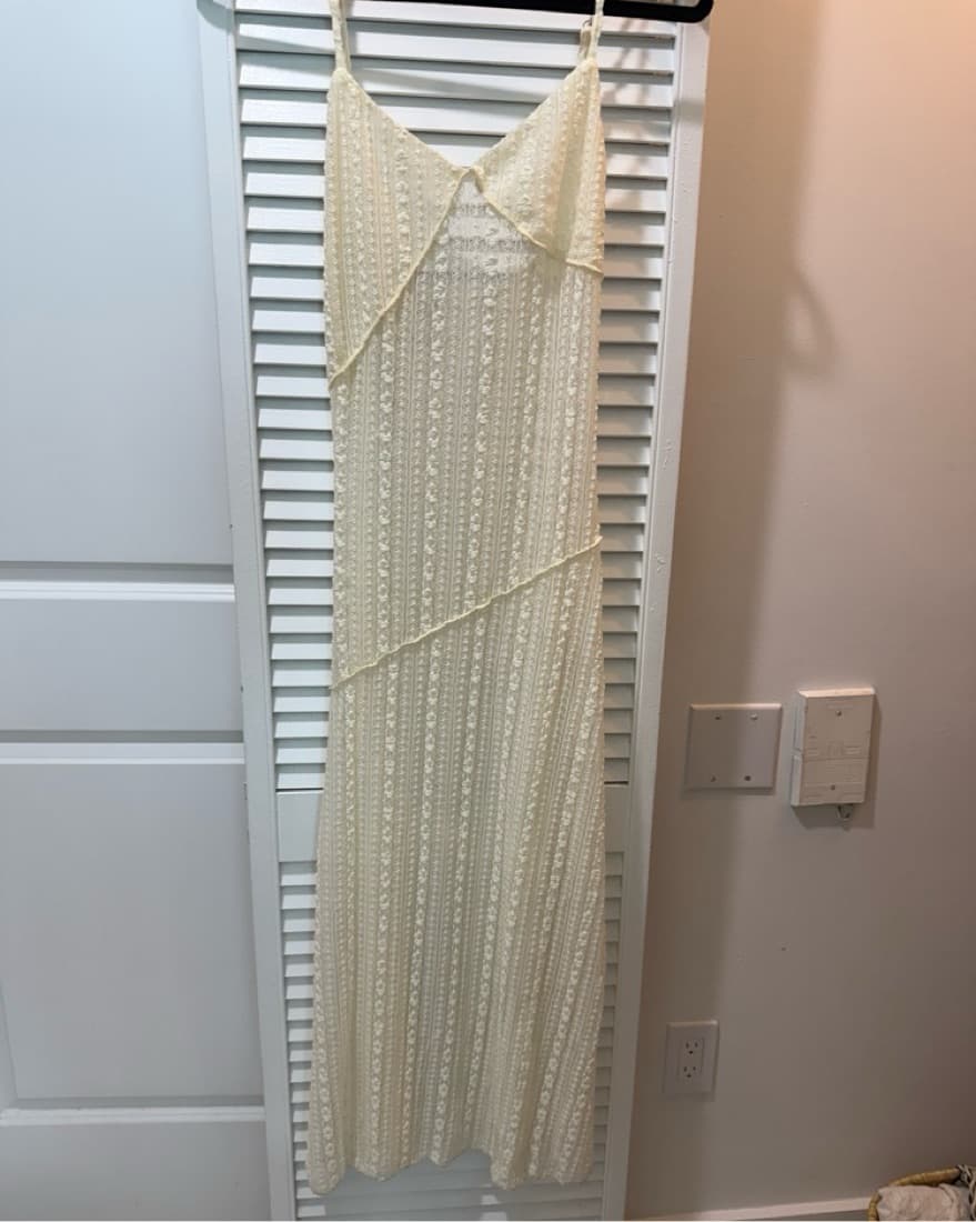 Sheet Lace Midi Dress - Image 3