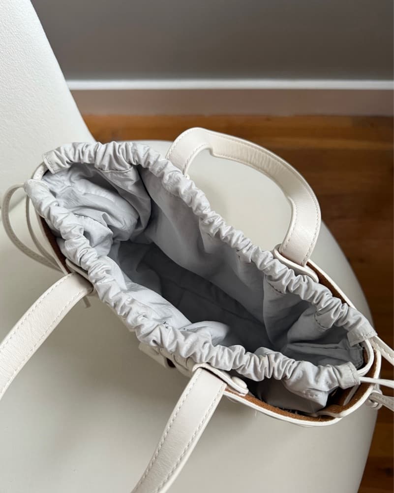Bottega Veneta Shell Bag White - Image 5