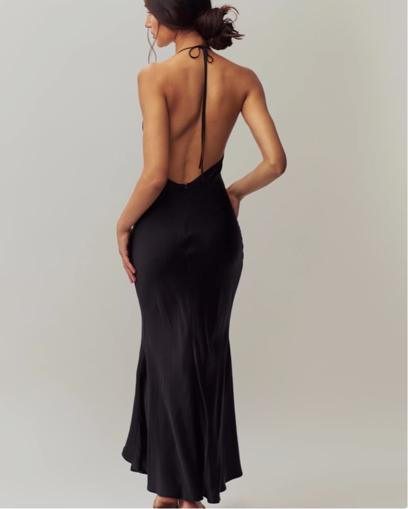 Sleek and Sophisticated Black Halter Dress - Image 4