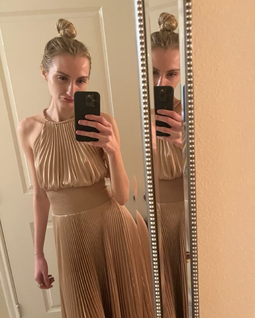 Elegant Pleated Midi Dress - Image 6