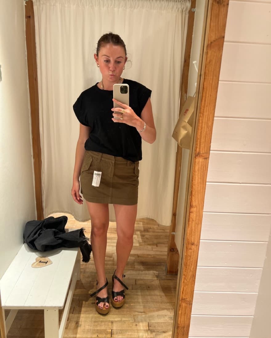 Brandy Melville Green Cargo Mini Skirt  - Image 3