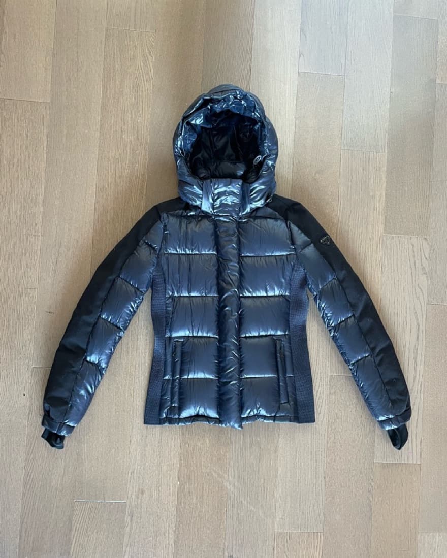 $950 Prada Blue Puffer Jacket - Image 2
