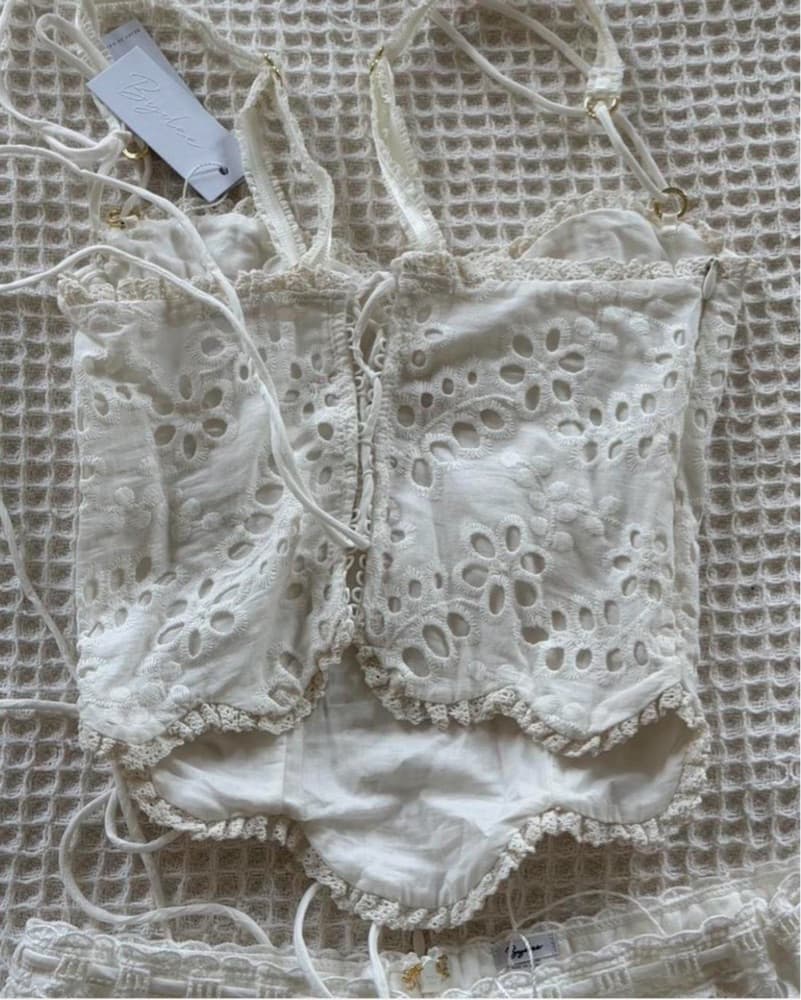 Bydee Eyelet Lace matching set - Image 5