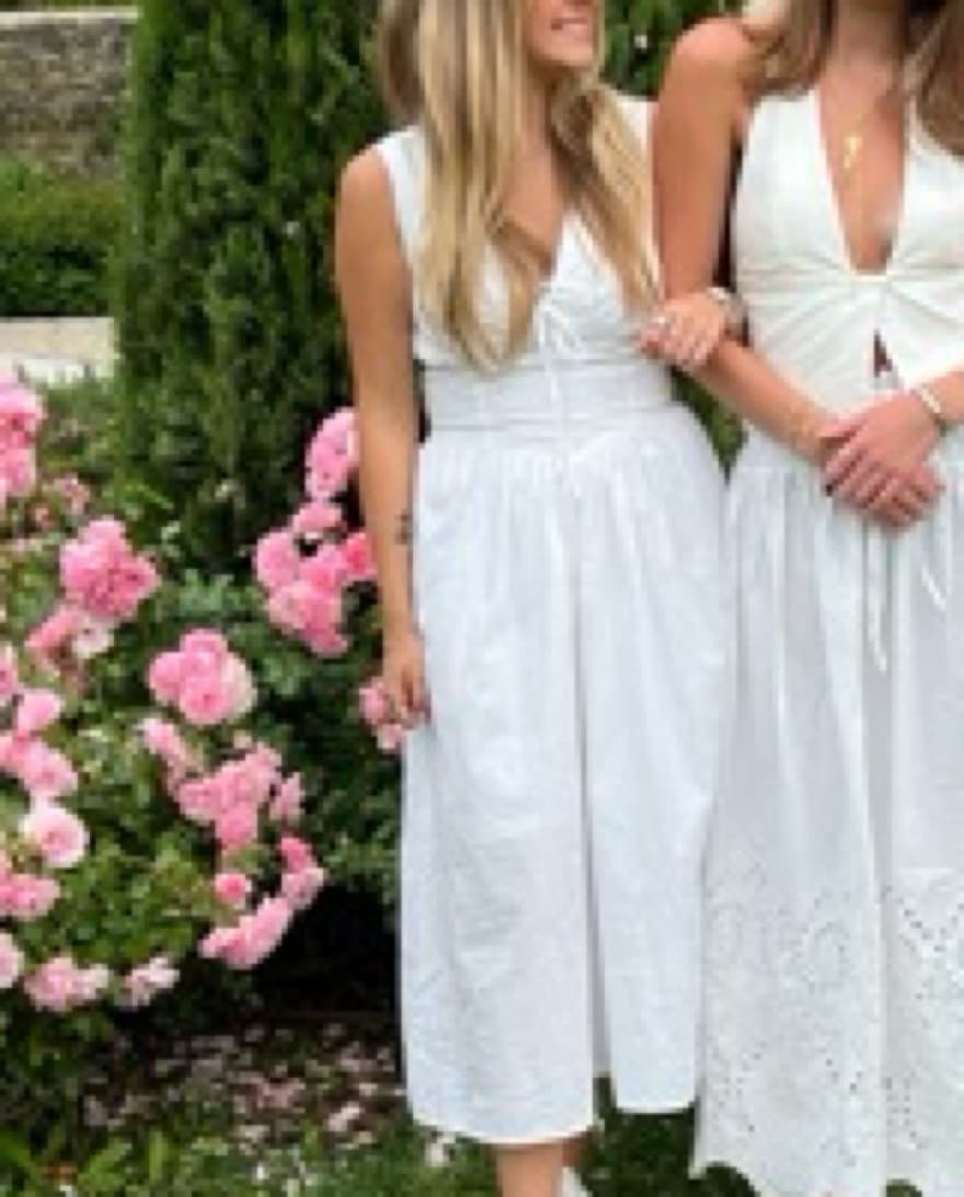 Elegant White Midi Dress - Image 2