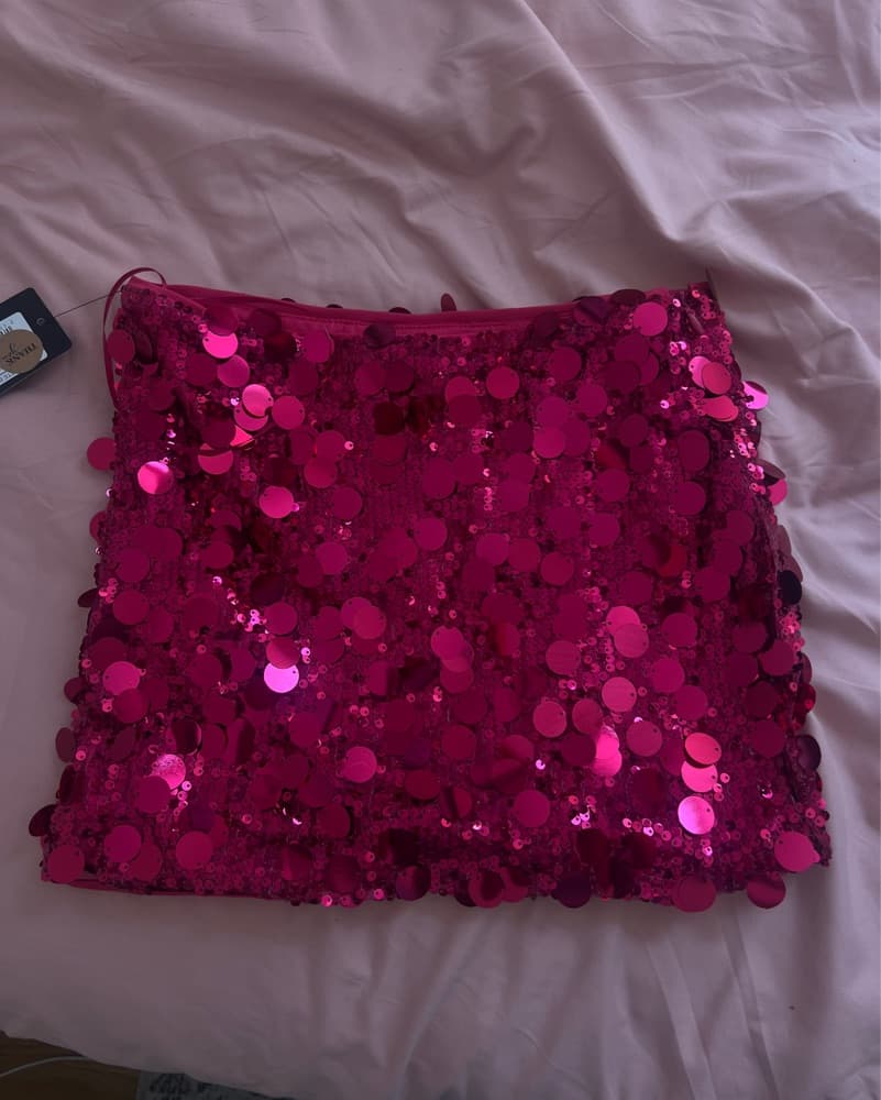 Dazzling Fuchsia Sequin Mini Skirt - Image 2