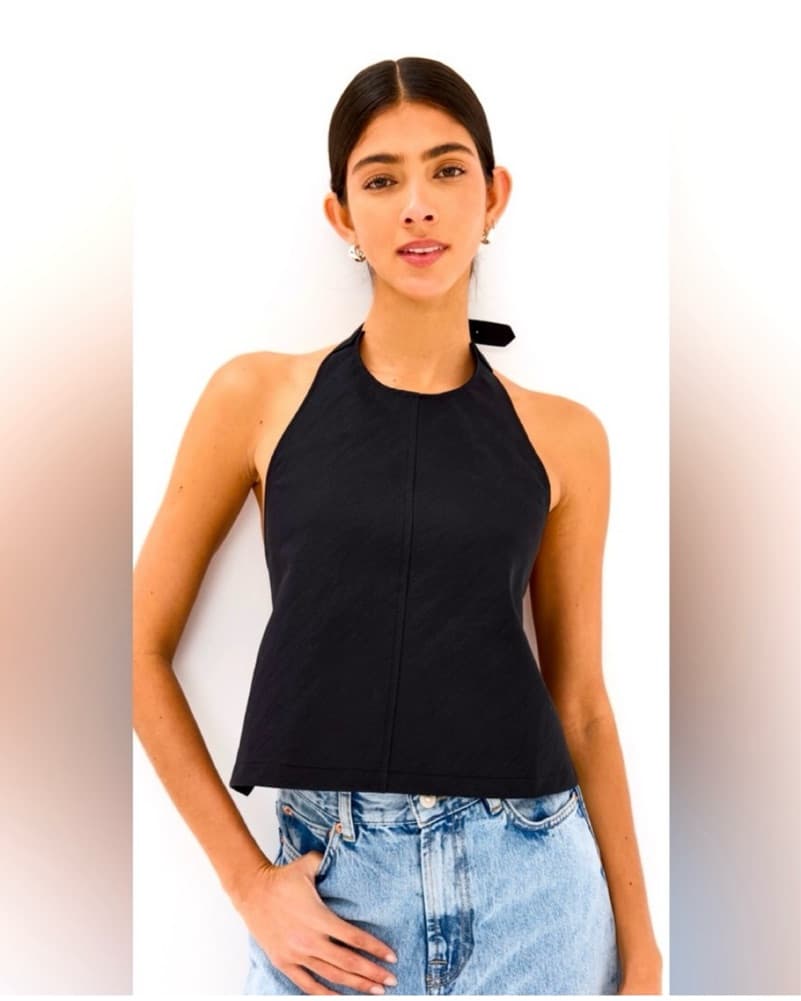 Sleek and Stylish Halter Top - Image 1