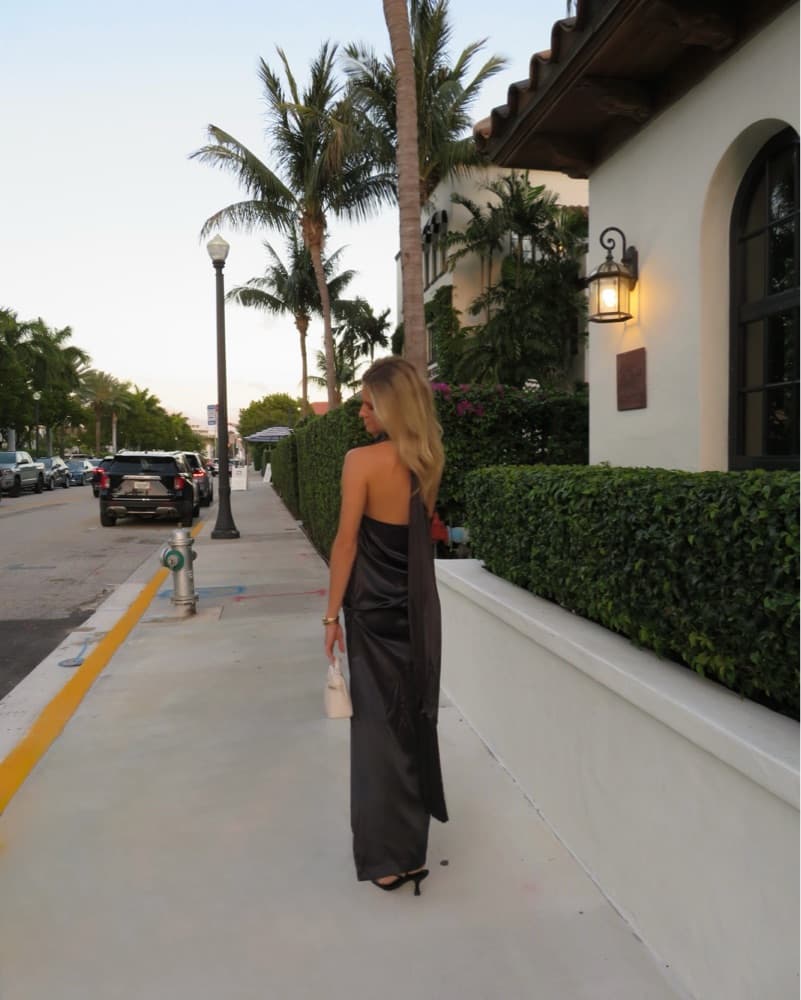 Black Gown  - Image 2