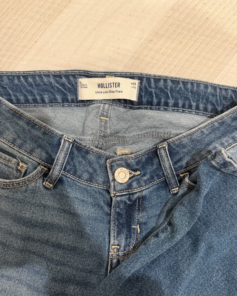 Hollister Low Rise Jeans - Image 2