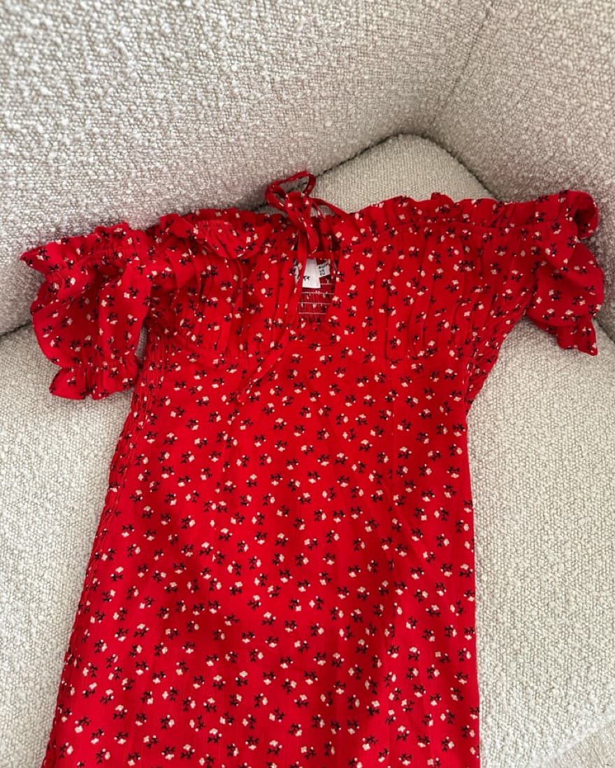Red off the Shoulder Dress Size 4 - Image 3