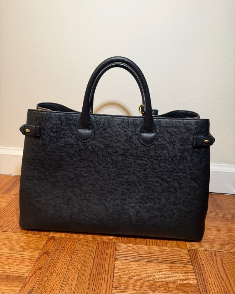 Burberry Medium Leather Banner Bag - Image 2