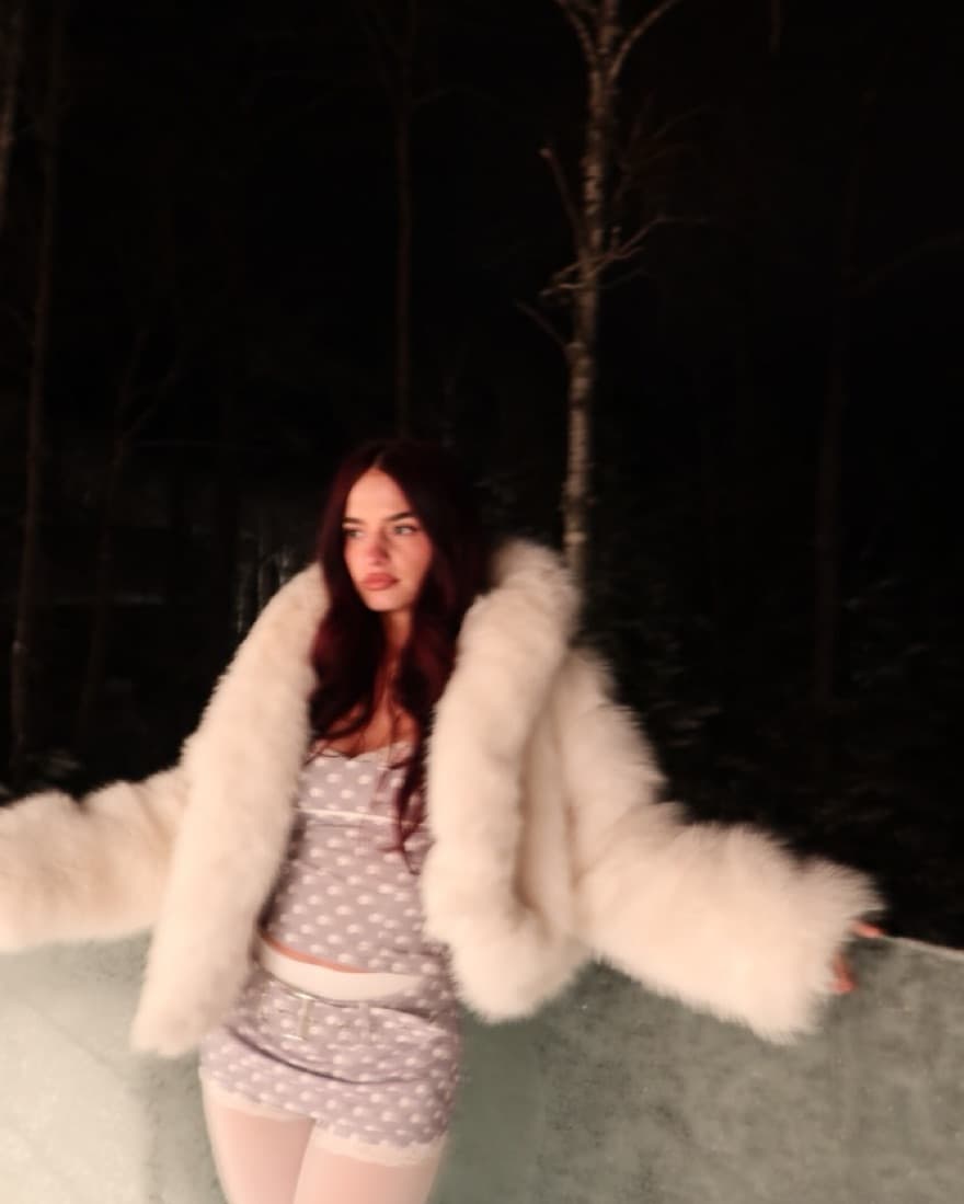 Viral hooded white fur coat!  - Image 2