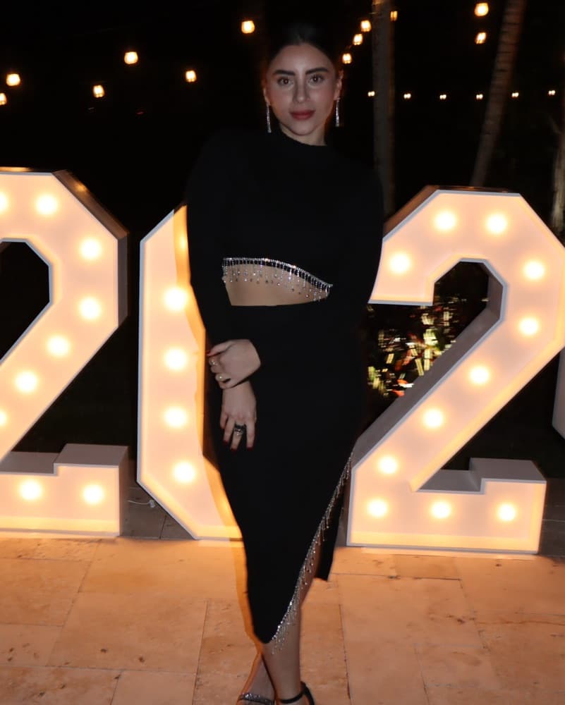 Black With Sparklings Set - Image 4