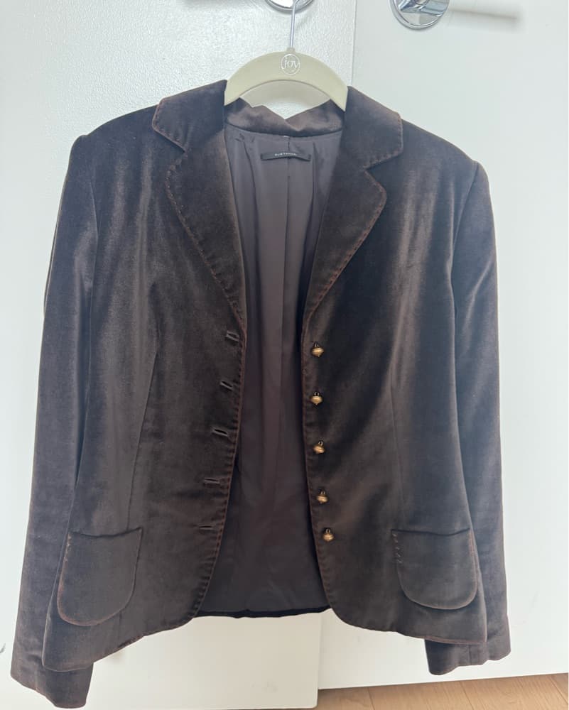 Chic Velvet Blazer with Gold Buttons - Image 1