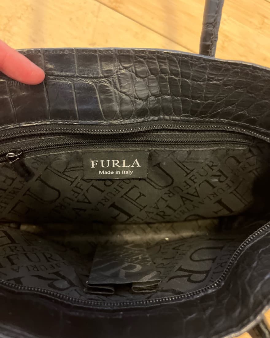 Furla Black Leather Shoulder Bag - Image 3