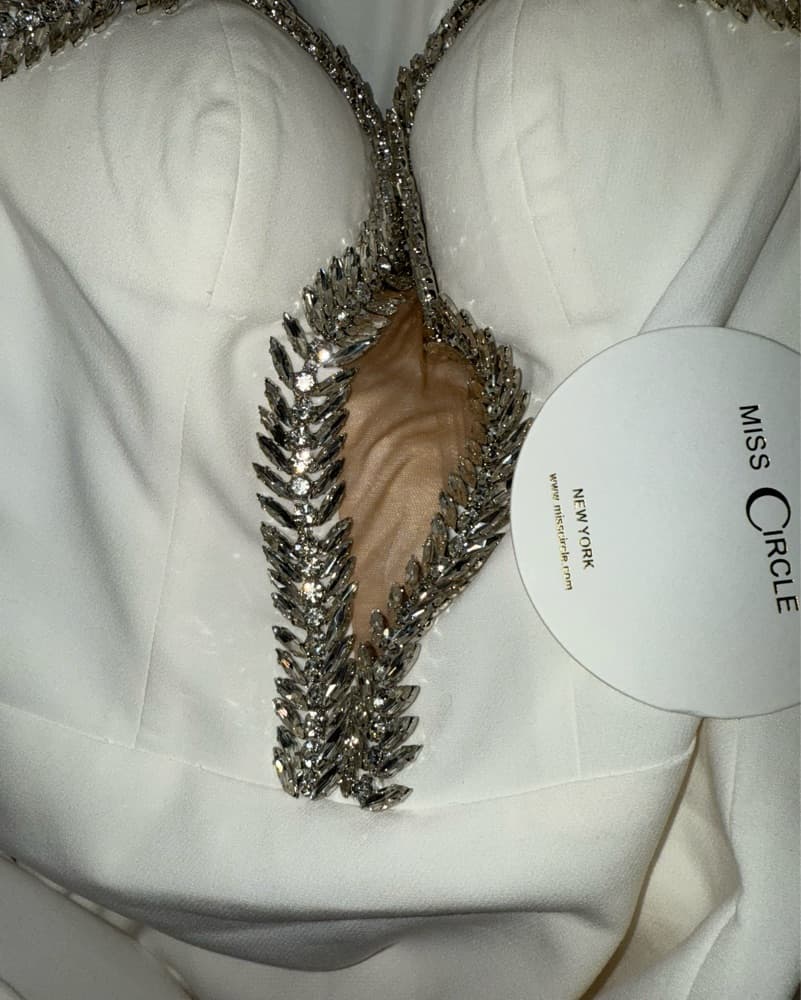 Miss Circle Ivanna Crystal Embellished  - Image 5