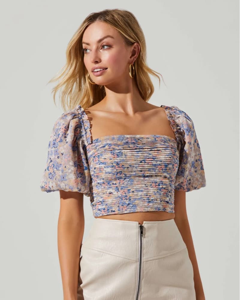 Lin Floral Pleated Puff Sleeve Top - Image 1