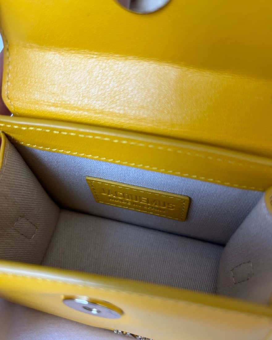 Jacquemus Le Chiquito Signature Handbag - Image 4
