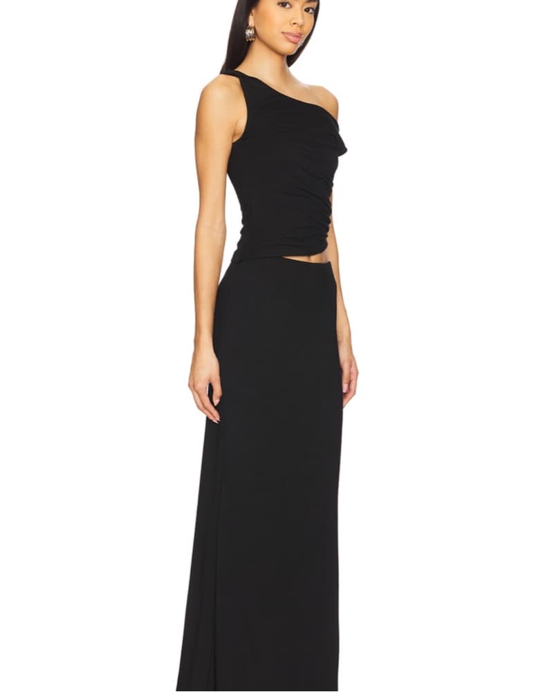 Sophisticated Black One-Shoulder Gown - Image 2