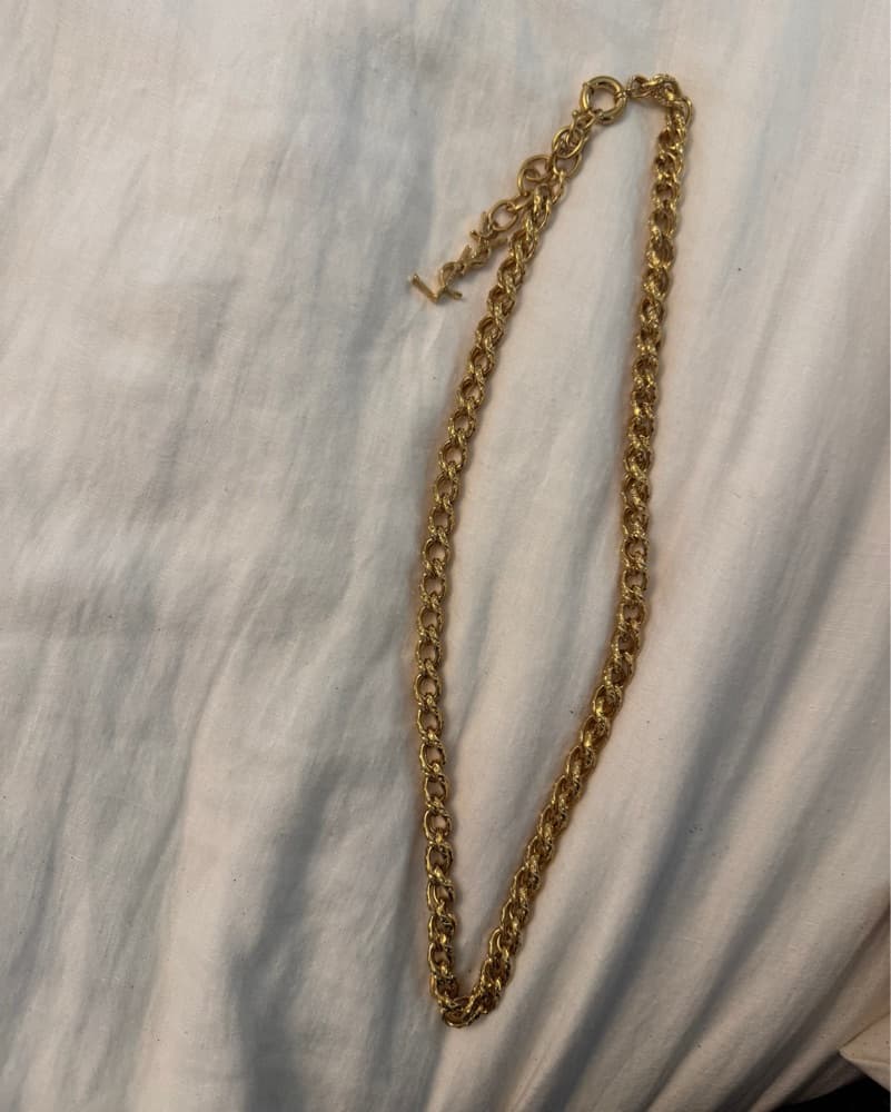 Luxurious YSL Gold Chain Necklace - Image 3