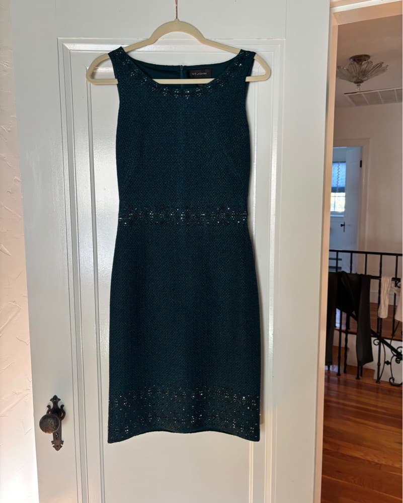 Stunning Sequin-Embellished Emerald Green Dress - Image 2