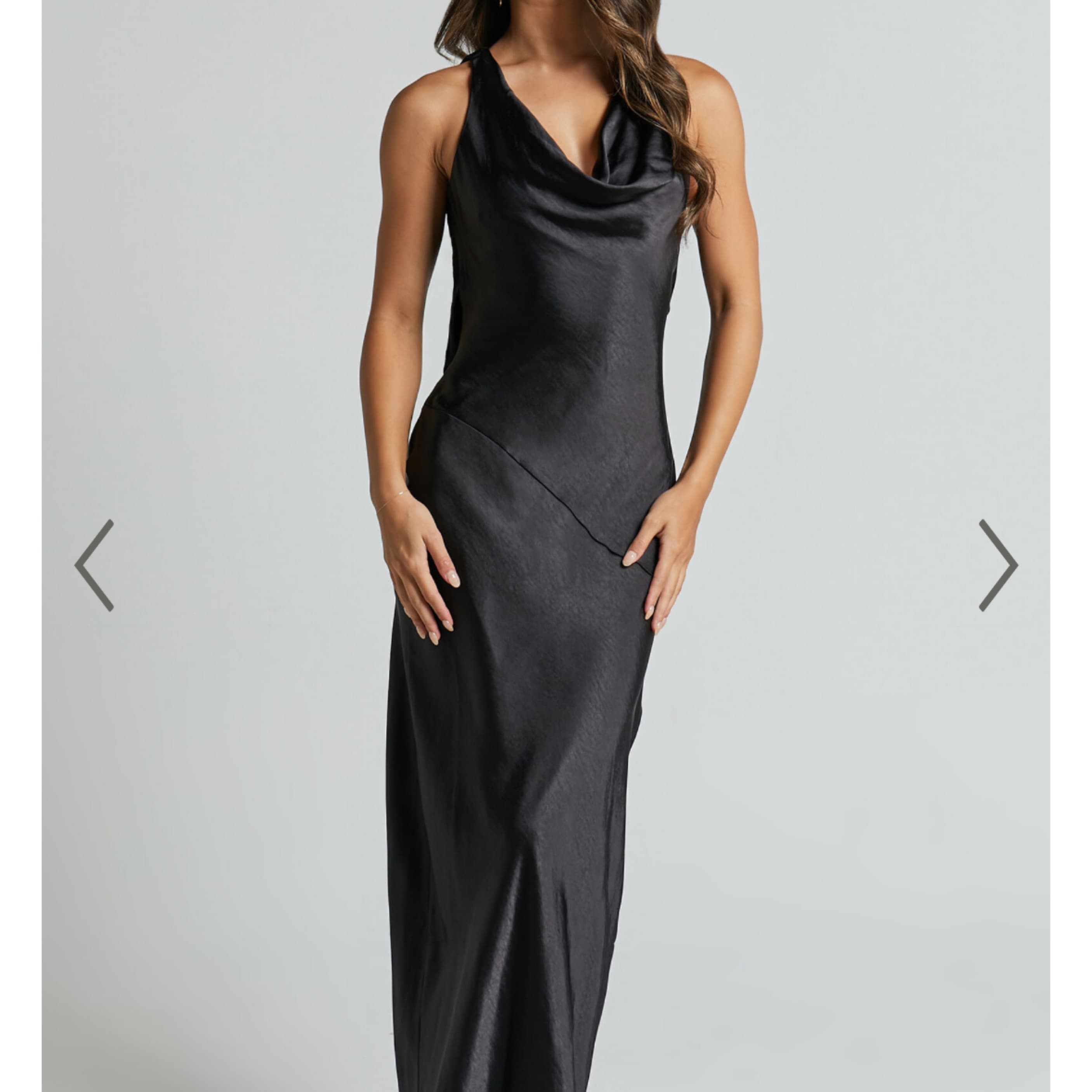 Black Show Po Long dress - Image 1