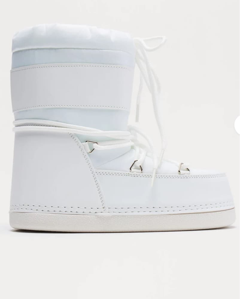Short white winter boots - Image 1