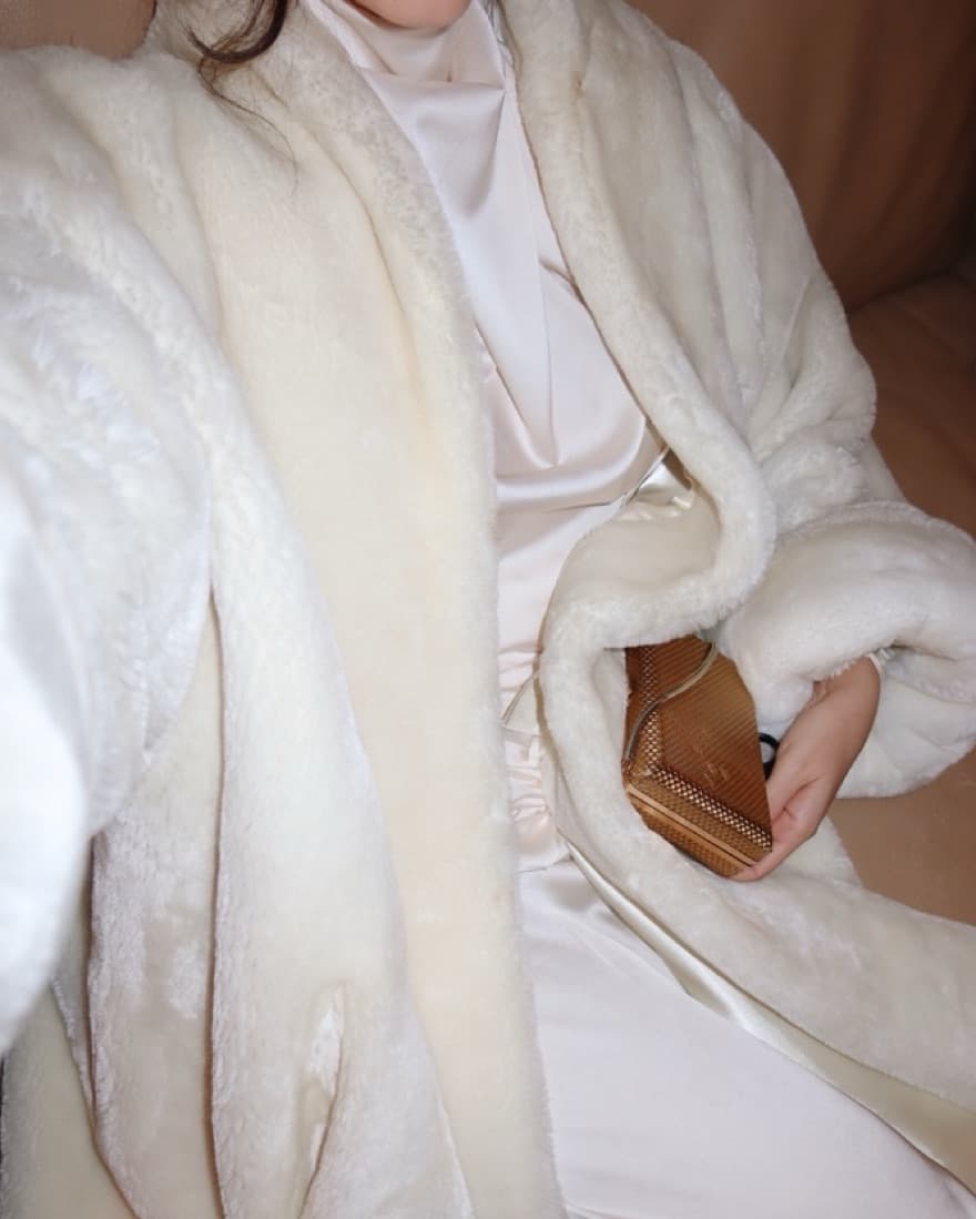 Vintage Ivory Faux Fur Coat - Image 4