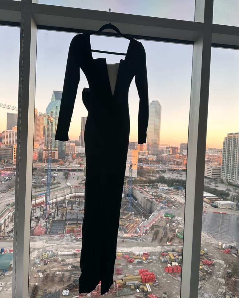 House Of CB Plunge Velvet Dress - Image 2