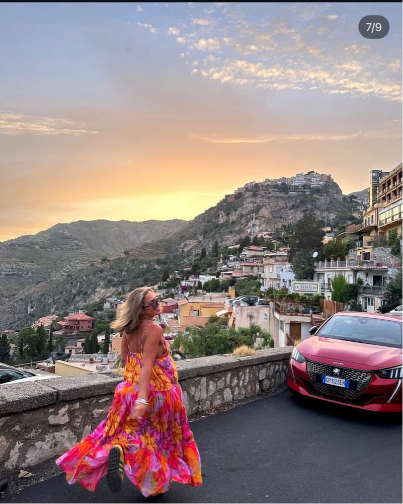 Vibrant Floral Tiered Midi Dress - Image 4