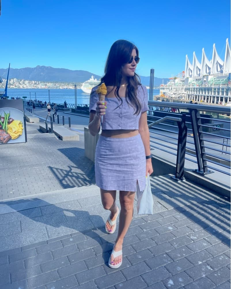 Stylish Floral Crop Top and Matching Skirt Set - Image 1