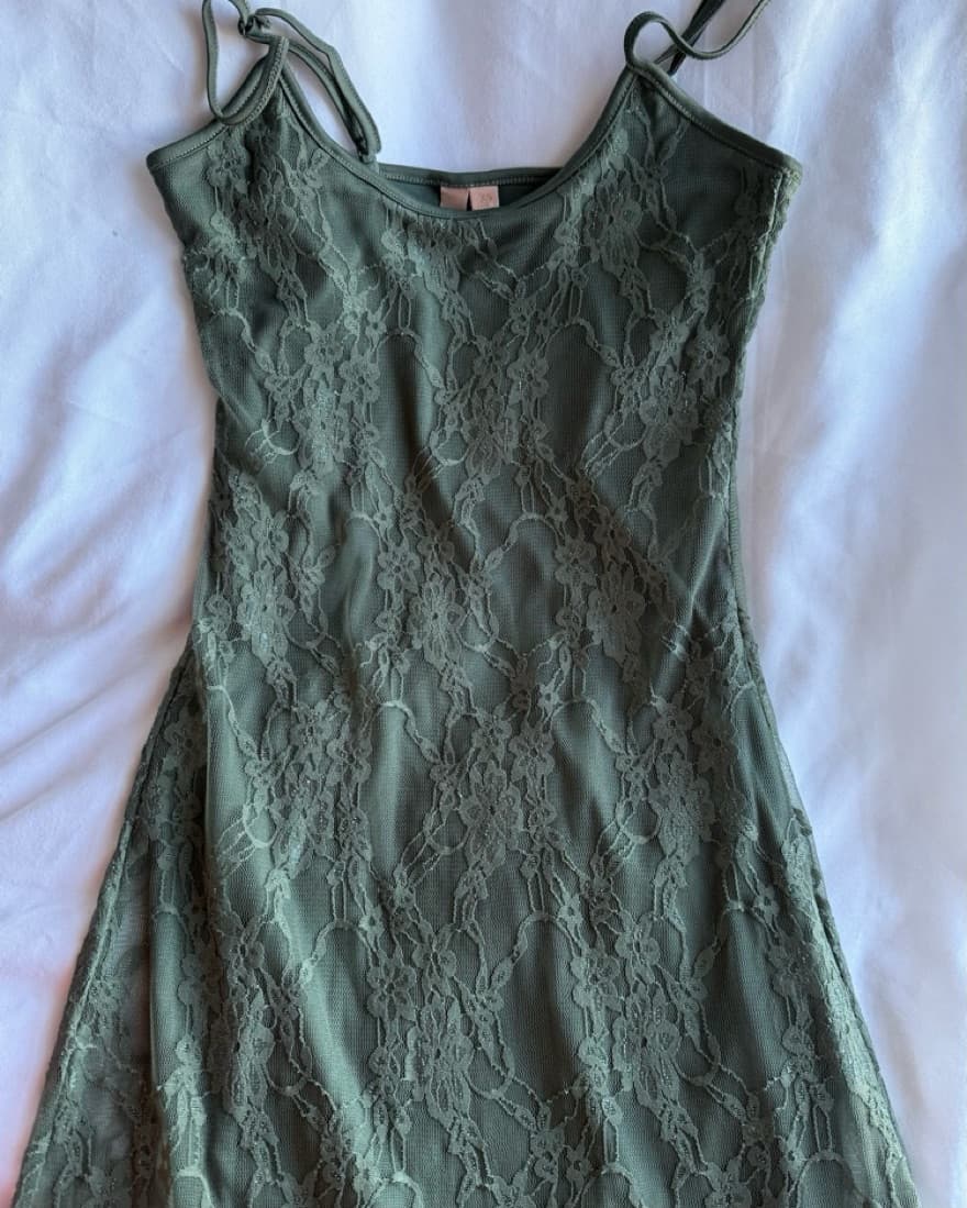 Allison & Kelly Green Lace Midi Dress - Image 4