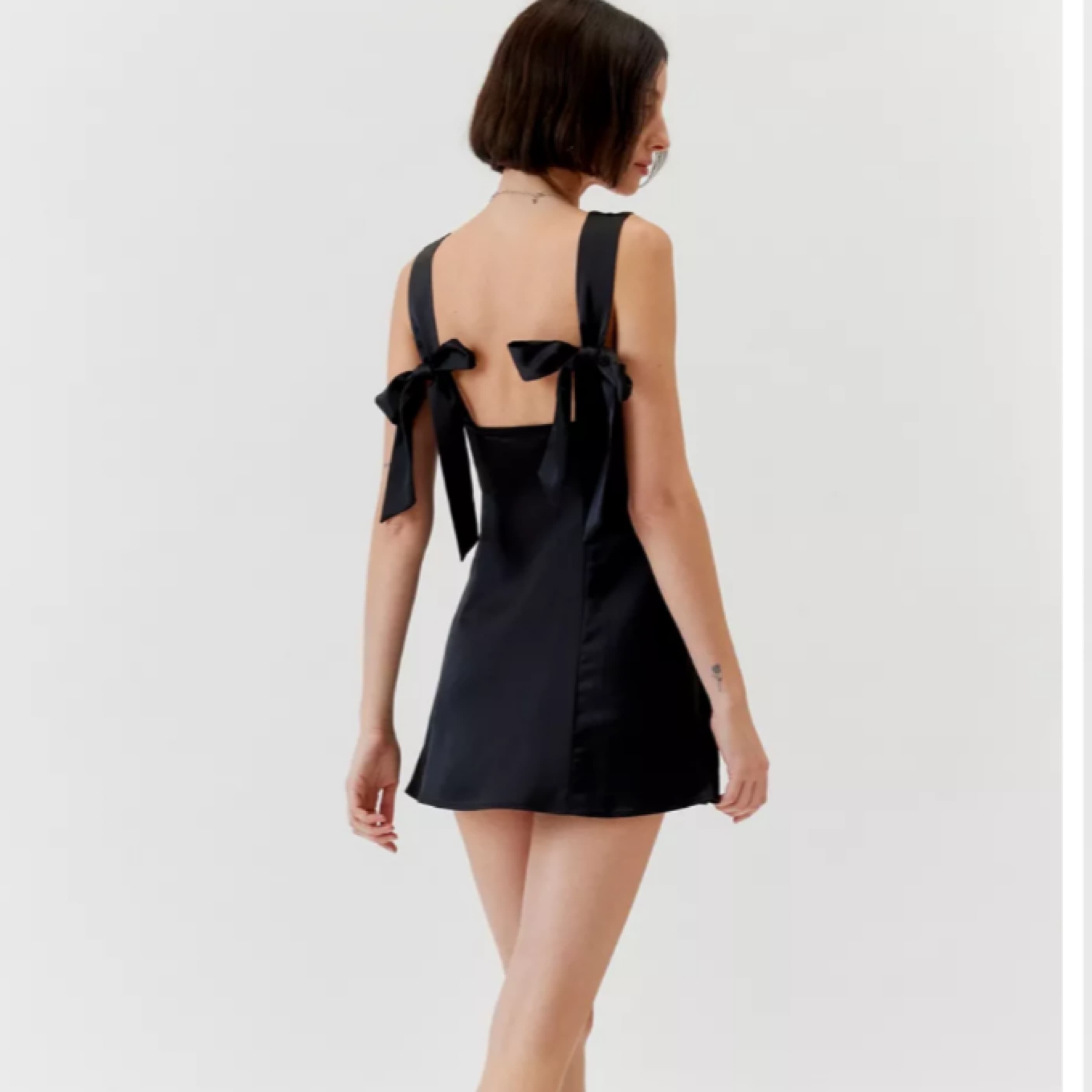 Black Mini dress With Bows - Image 3